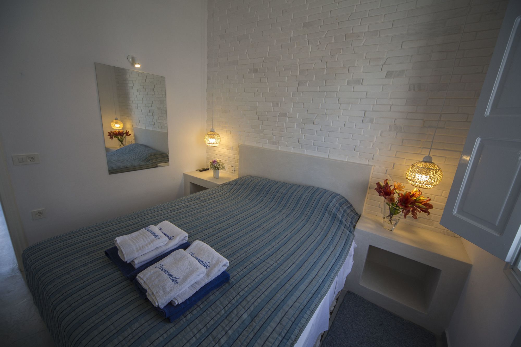 Ianthe Apartments & Villa Ия Экстерьер фото